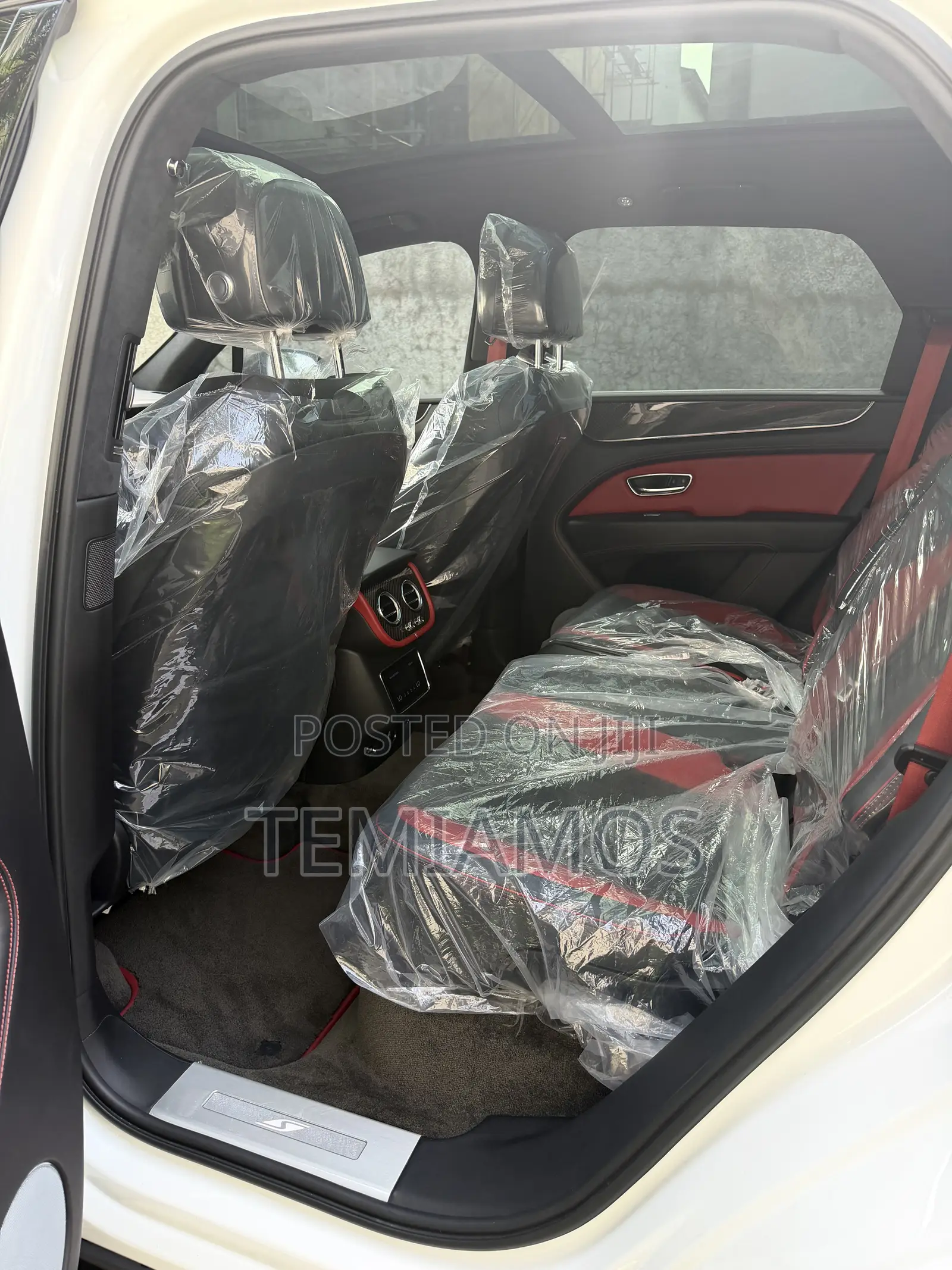 Bentley Bentayga 2022 White