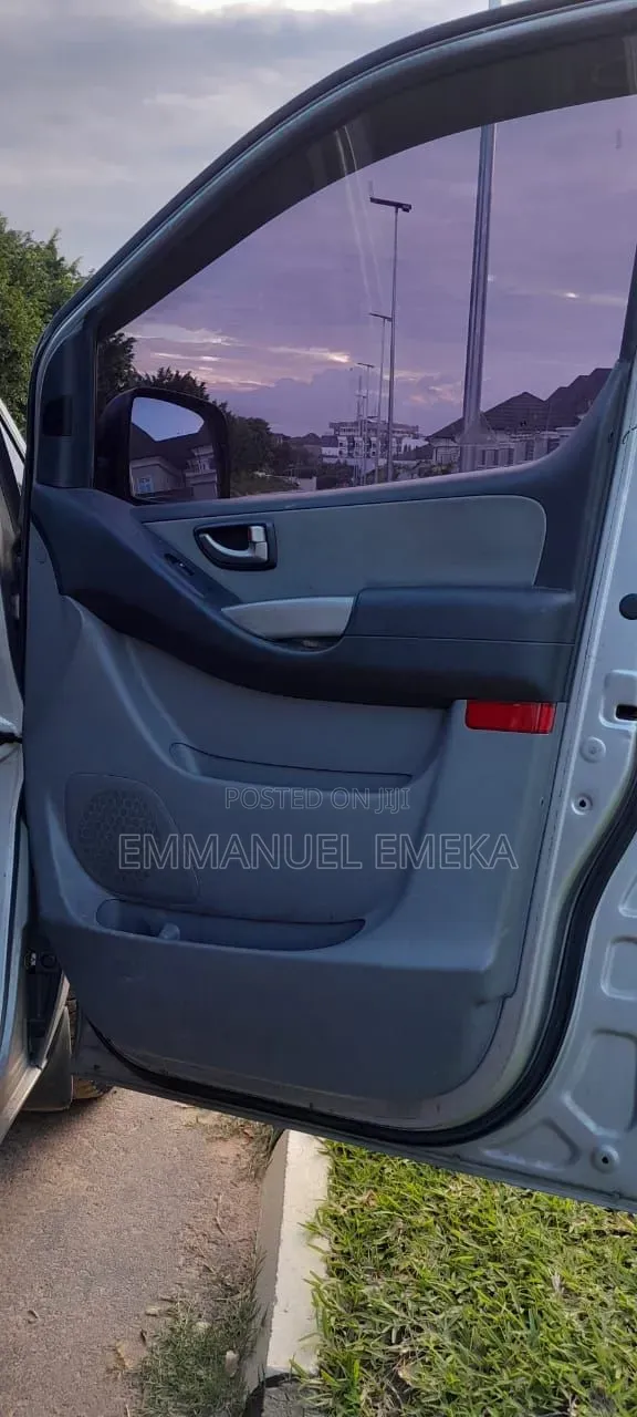 Hyundai Starex 2013 Grey