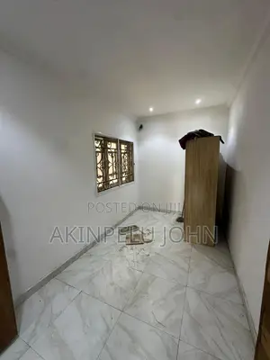 2bdrm Block of Flats in Jakande for rent