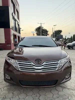 Toyota Venza XLE 2011 Brown