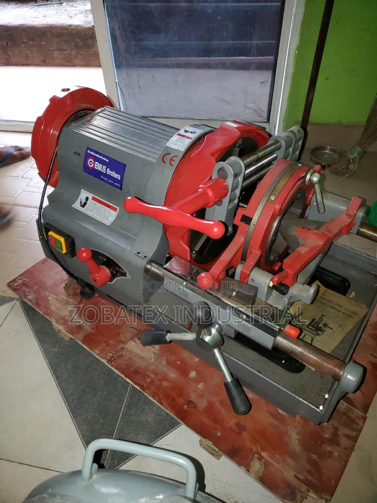 4 Inches Pipe Threader