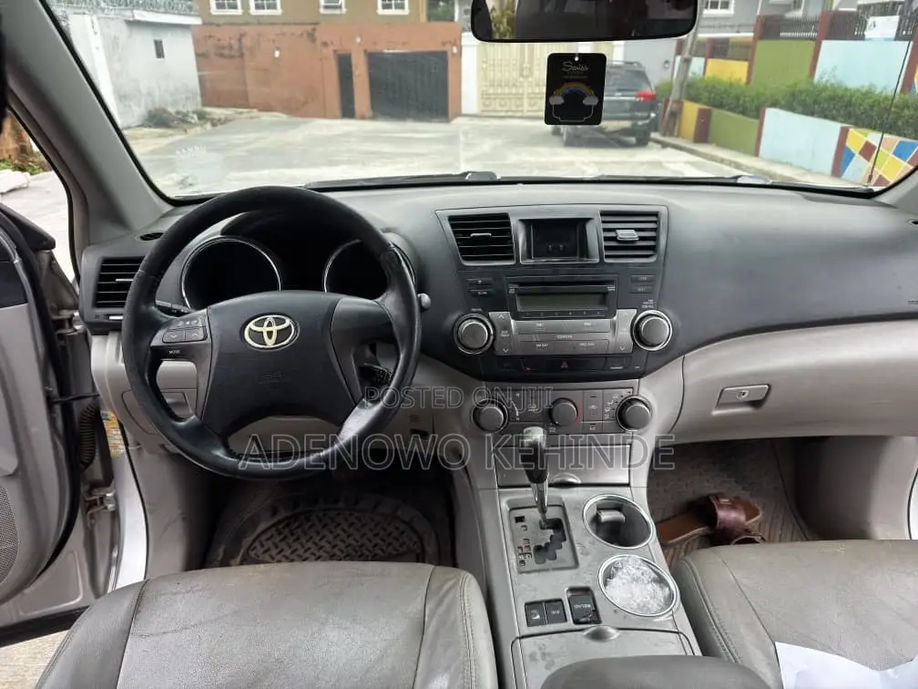 Toyota Highlander Limited 2010 Silver