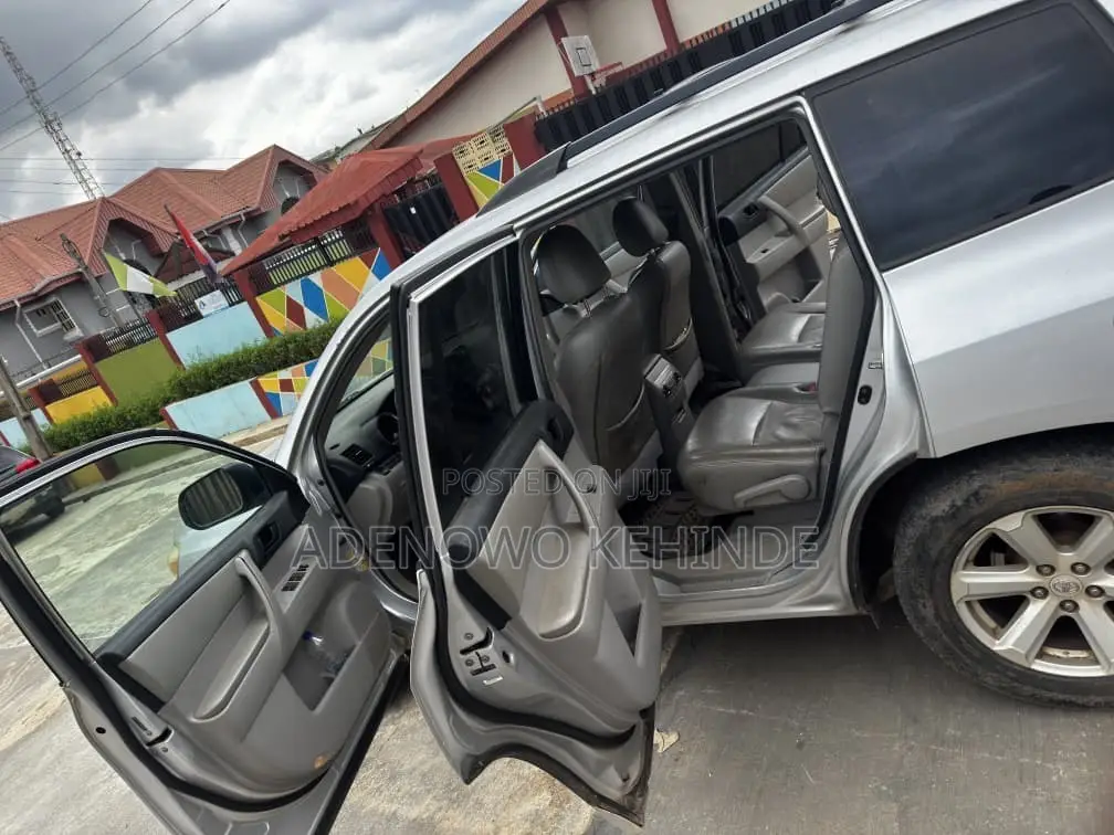 Toyota Highlander Limited 2010 Silver