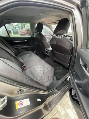 Toyota Camry LE FWD (2.5L 4cyl 8AM) 2018 Gray