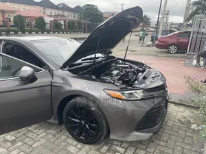 Toyota Camry LE FWD (2.5L 4cyl 8AM) 2018 Gray