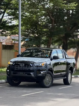 New Toyota Hilux 2026 Black