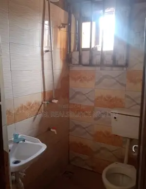 3bdrm Apartment in Off Leo Okonweze, Oshimili South for rent