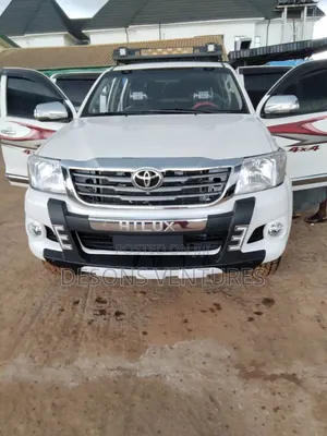 Toyota Hilux 2014 White