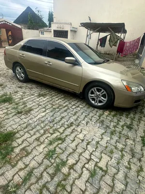 Honda Accord 2006 Gold