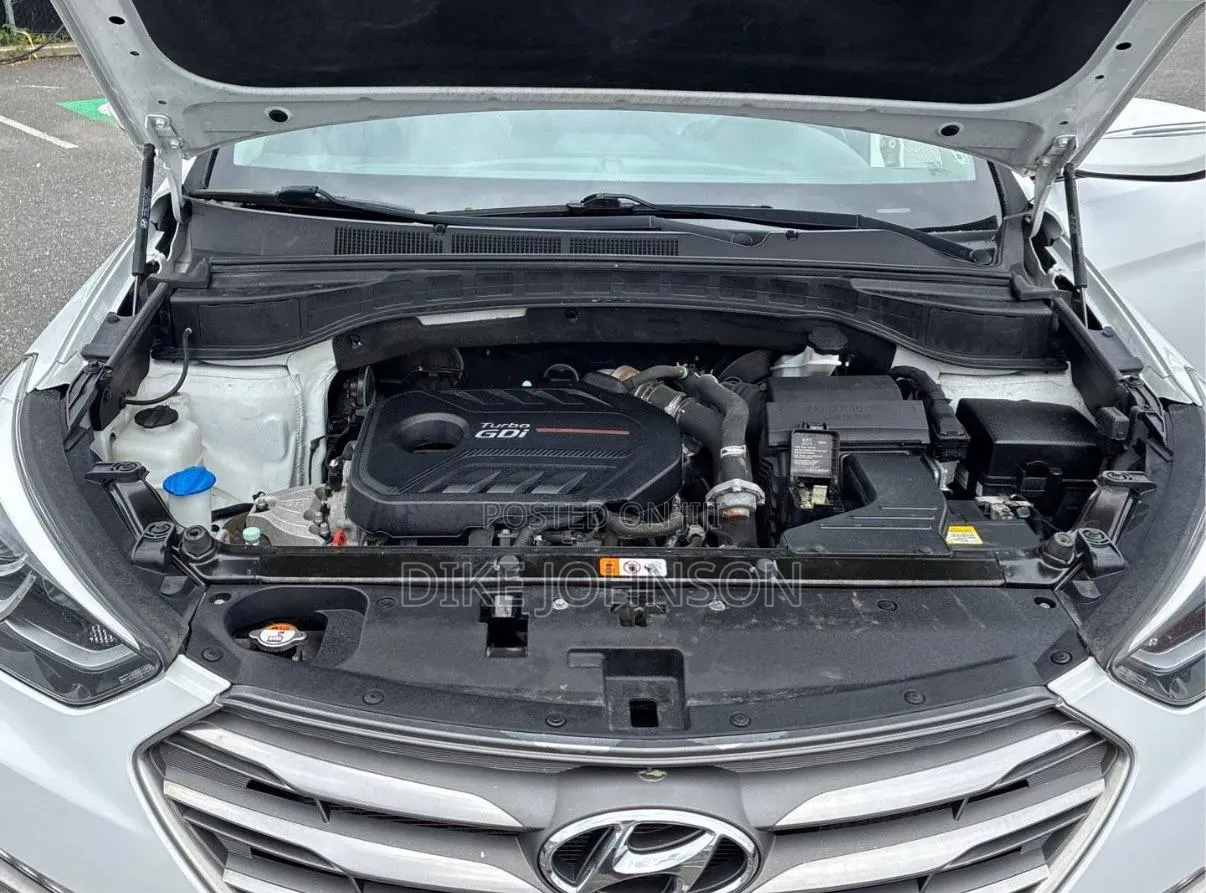 Hyundai Santa Fe 2017 White