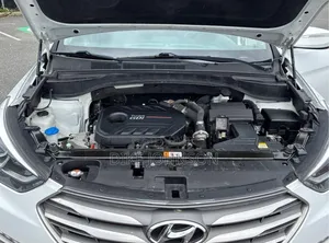 Hyundai Santa Fe 2017 White