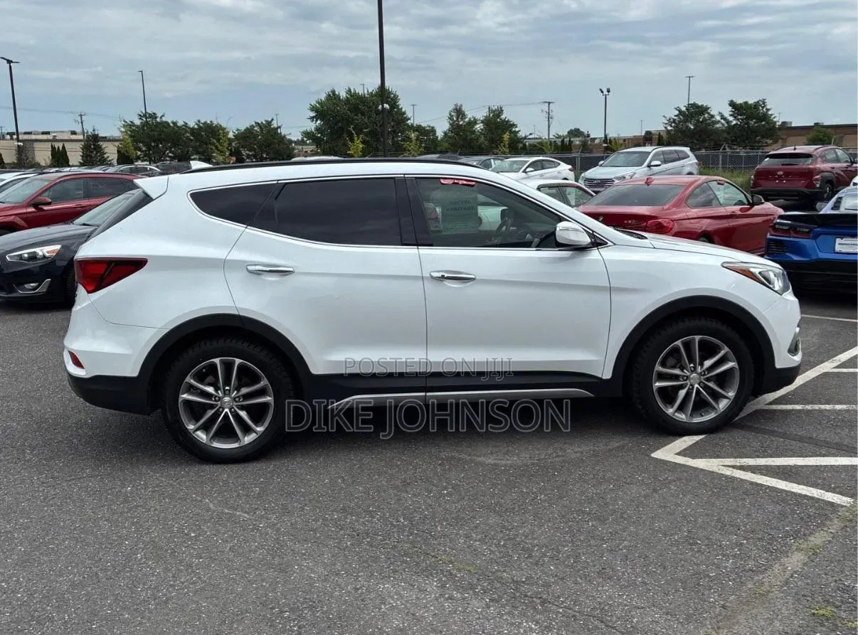 Hyundai Santa Fe 2017 White