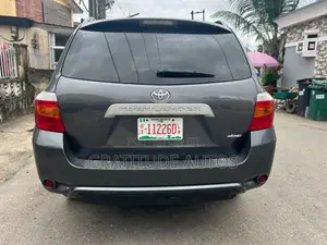 Toyota Highlander Base 2010 Gray