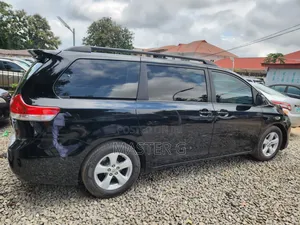 Toyota Sienna 2015 Black