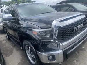 Toyota Sequoia Platinum 4dr SUV 4WD (5.7L 8cyl 6A) 2015 Black