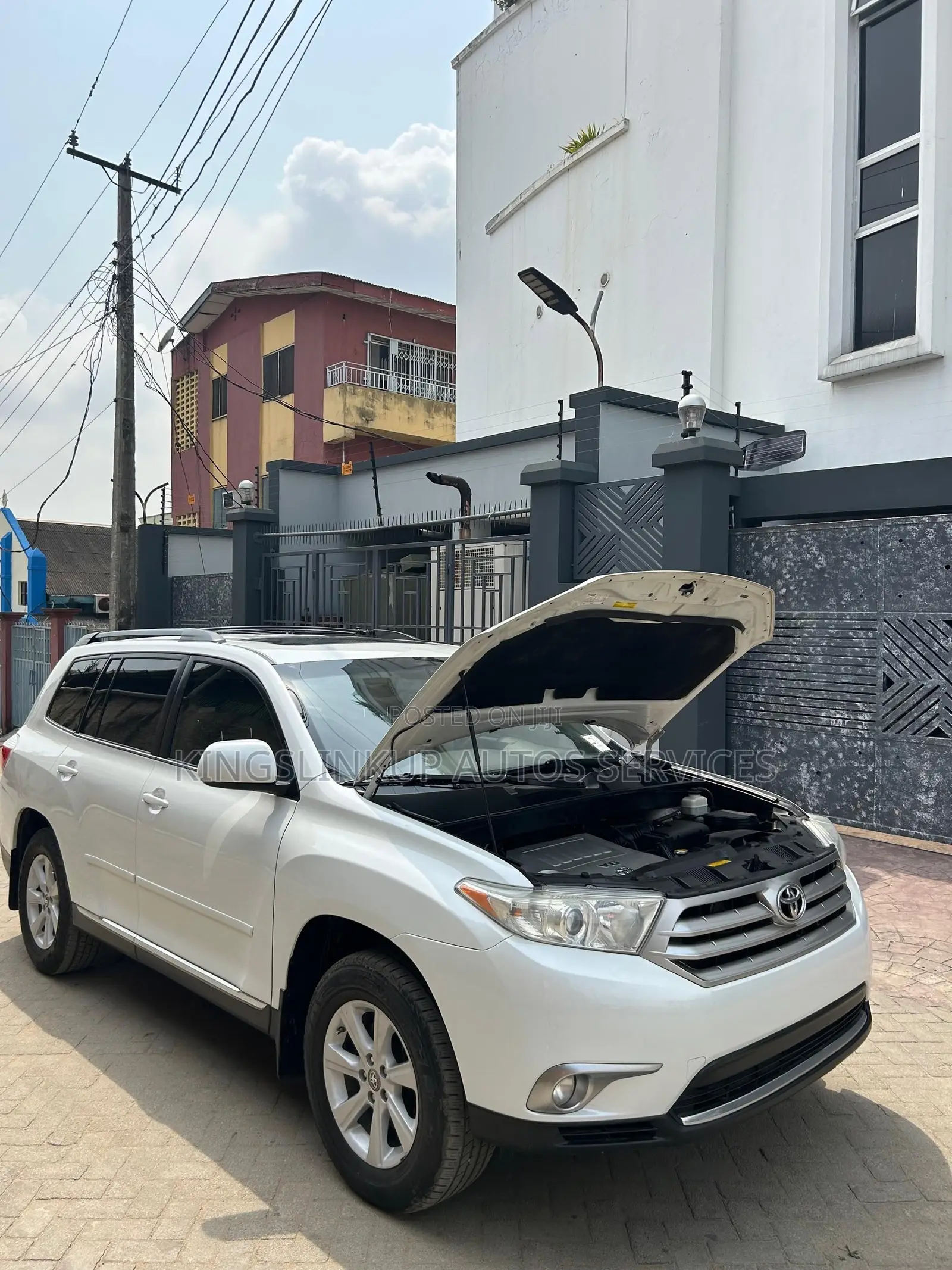 Toyota Highlander SE 2012 White