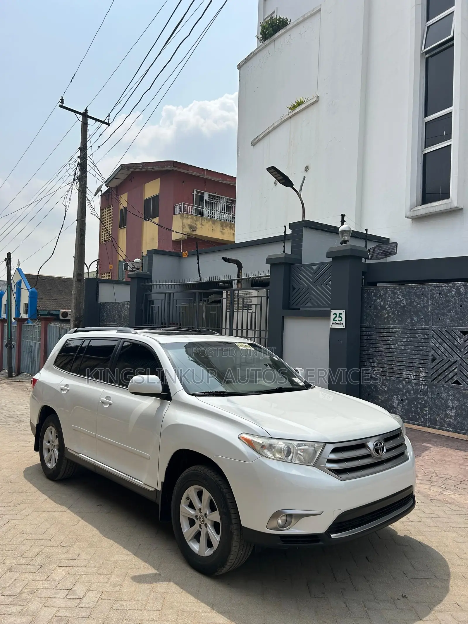 Toyota Highlander SE 2012 White
