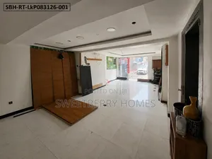 80SQM Shop/Office Space on the Ground Floor