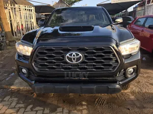 Toyota Tacoma 4dr Double Cab 2016 Black
