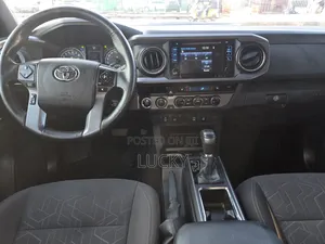 Toyota Tacoma 4dr Double Cab 2016 Black