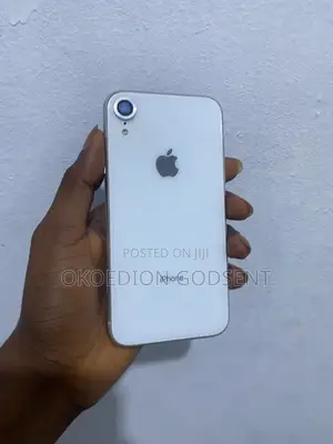 Apple iPhone XR 64 GB White