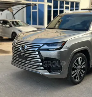 Lexus LX 2023 Gold