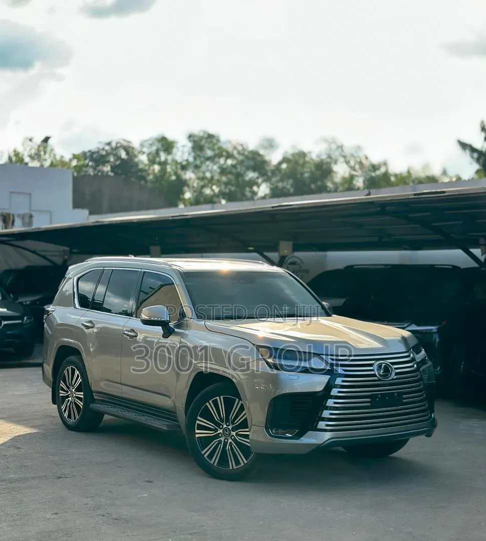 Lexus LX 2023 Gold