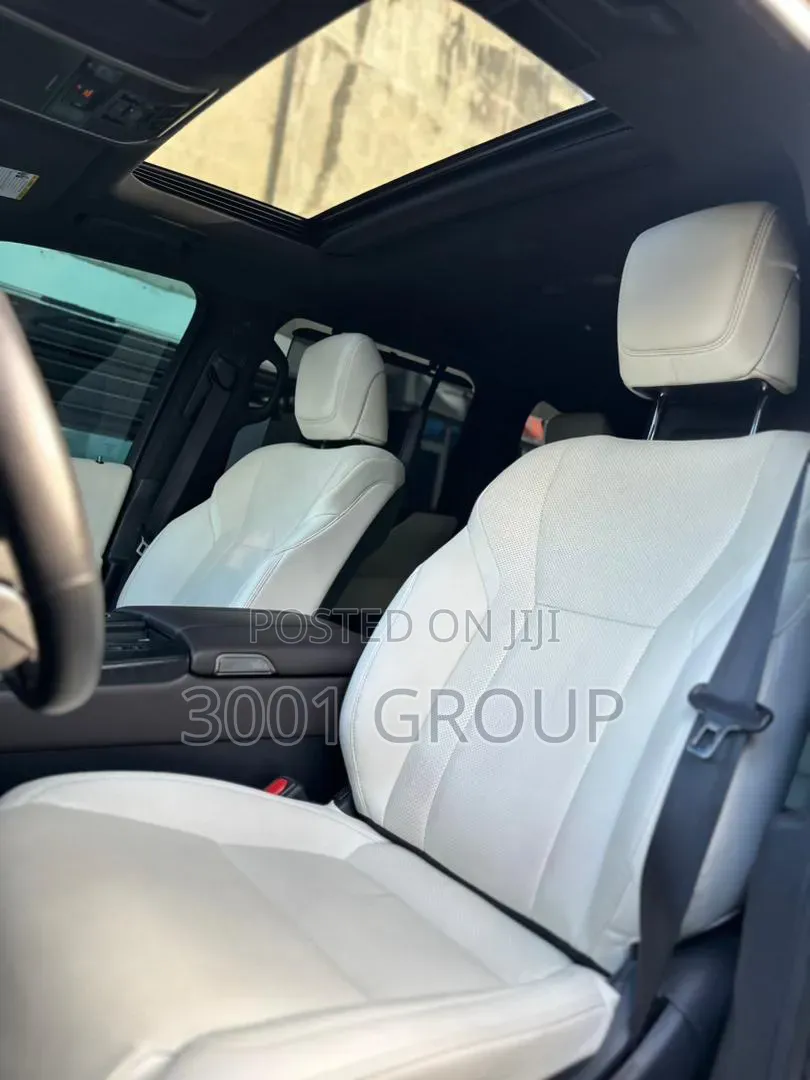 Lexus LX 2023 Gold