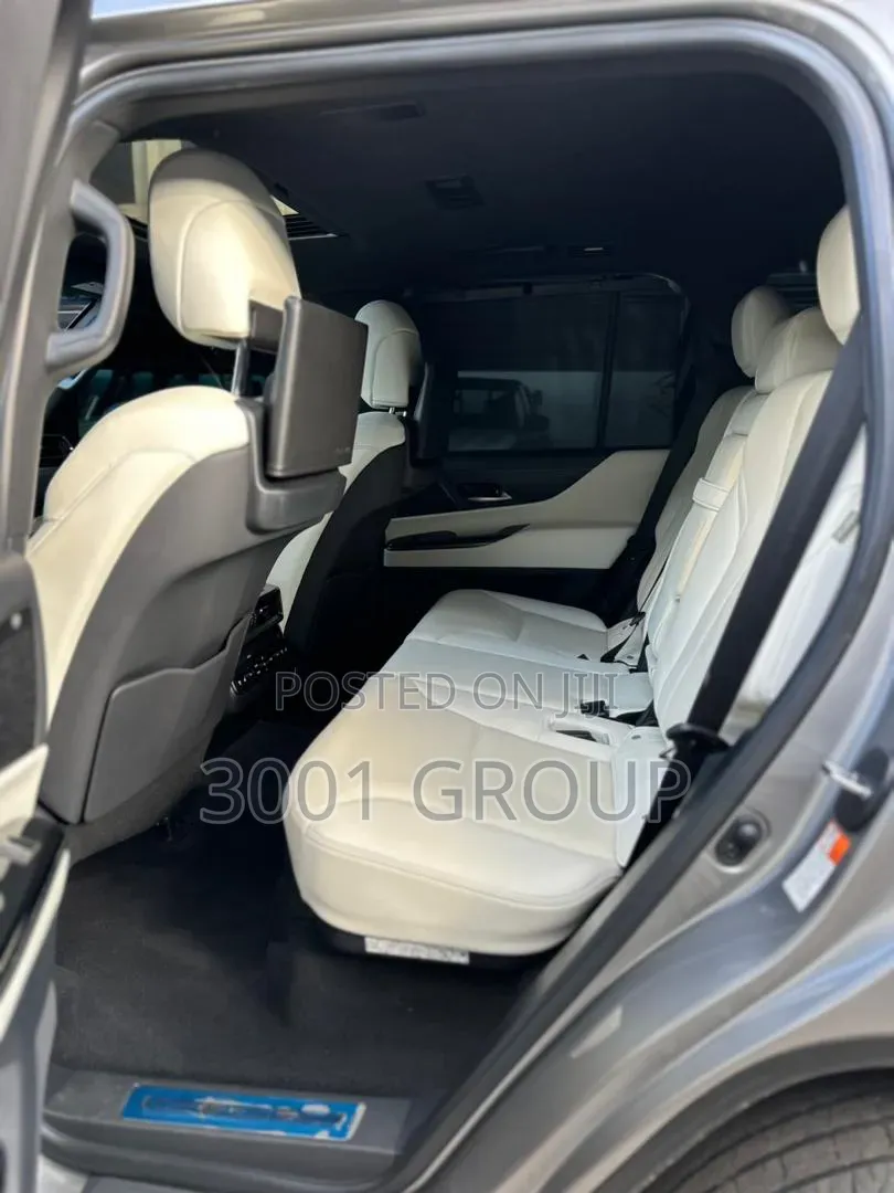 Lexus LX 2023 Gold