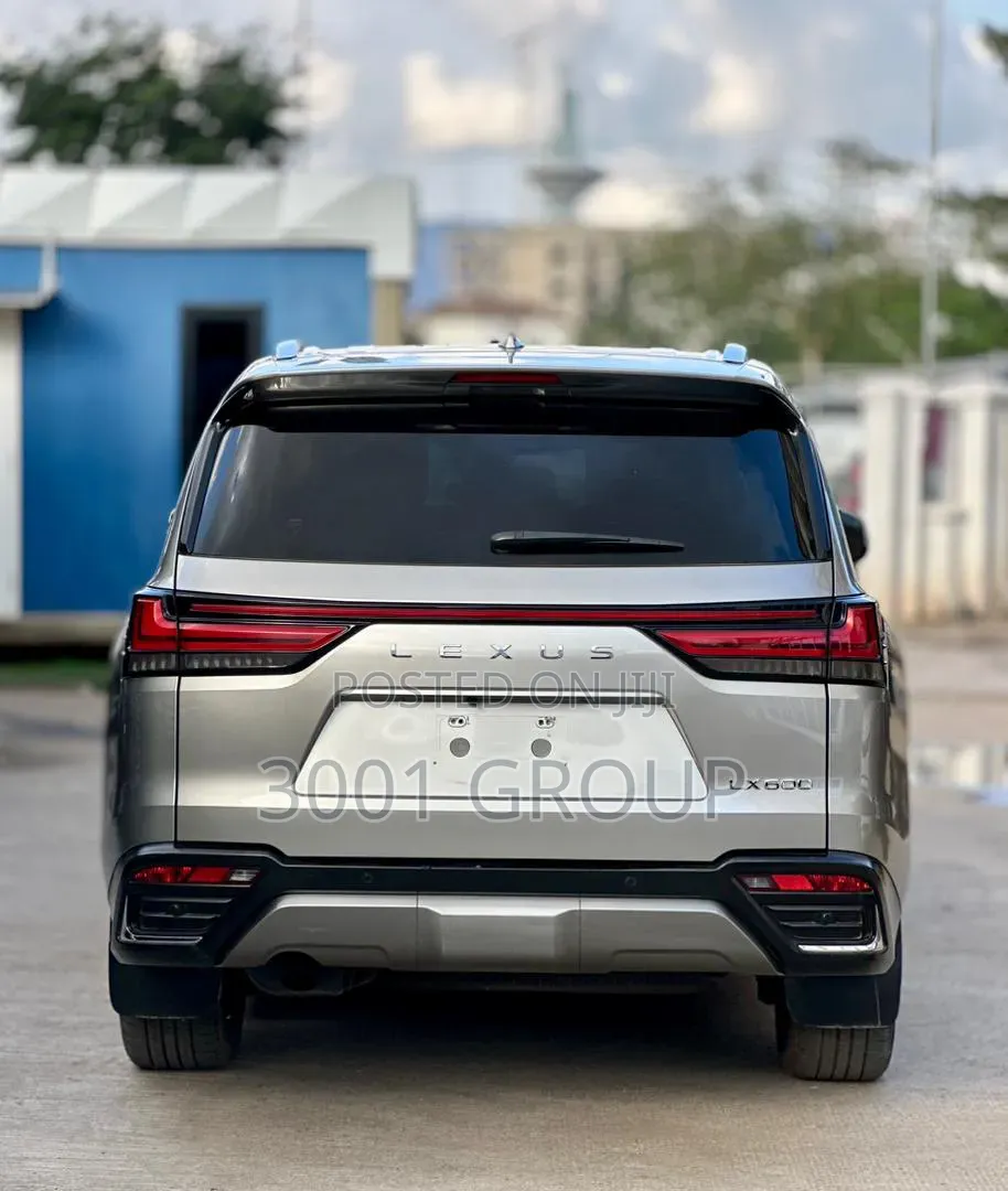 Lexus LX 2023 Gold