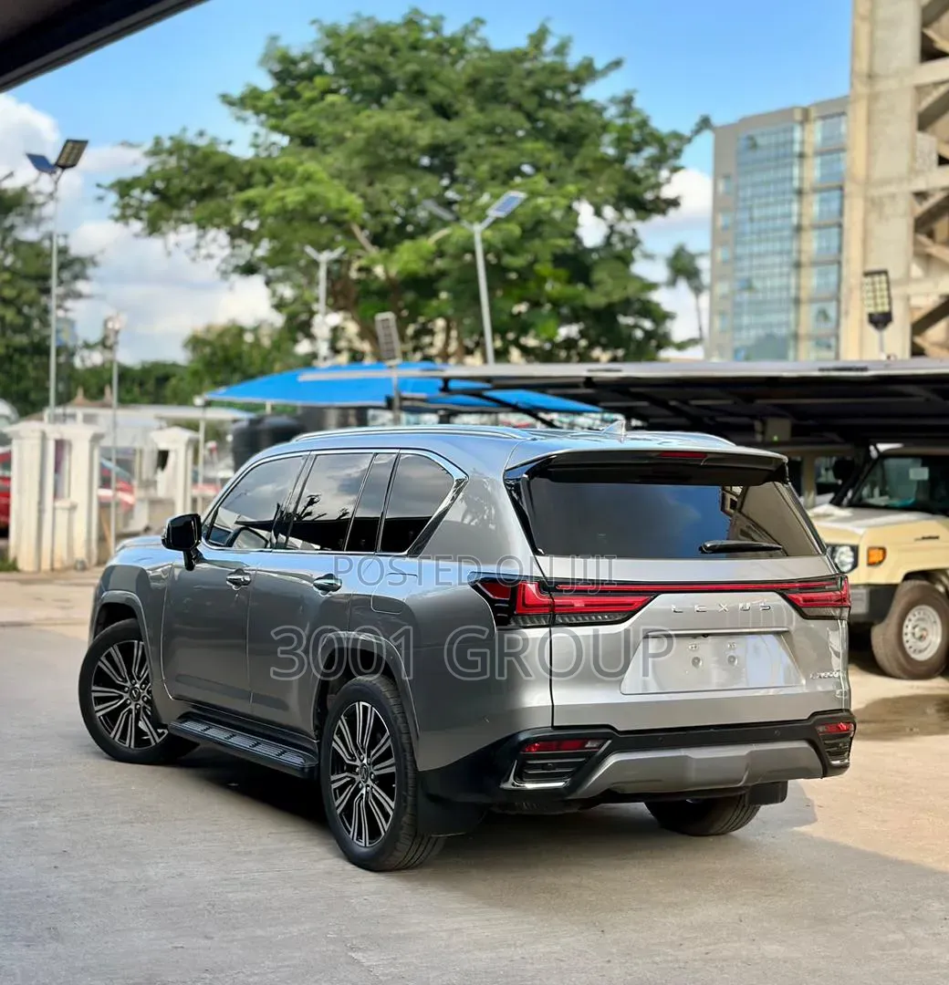 Lexus LX 2023 Gold