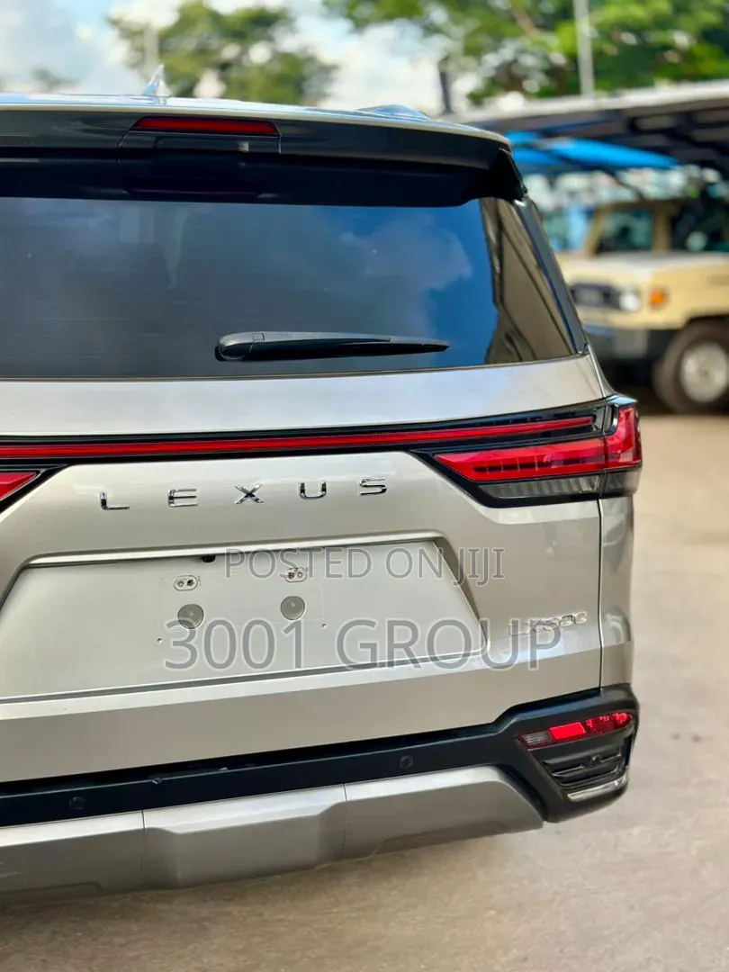 Lexus LX 2023 Gold