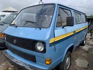 Volkswagen Transporter 2000 Blue
