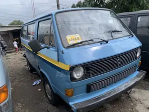Volkswagen Transporter 2000 Blue