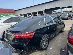 Toyota Avalon Limited 4dr Sedan (3.5L 6cyl 6A) 2015 Black