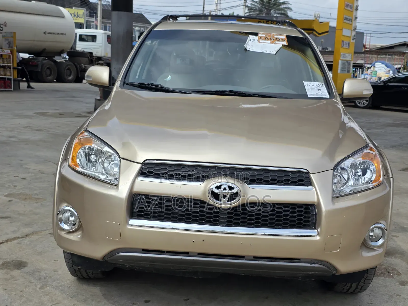 Toyota RAV4 2010 Gold