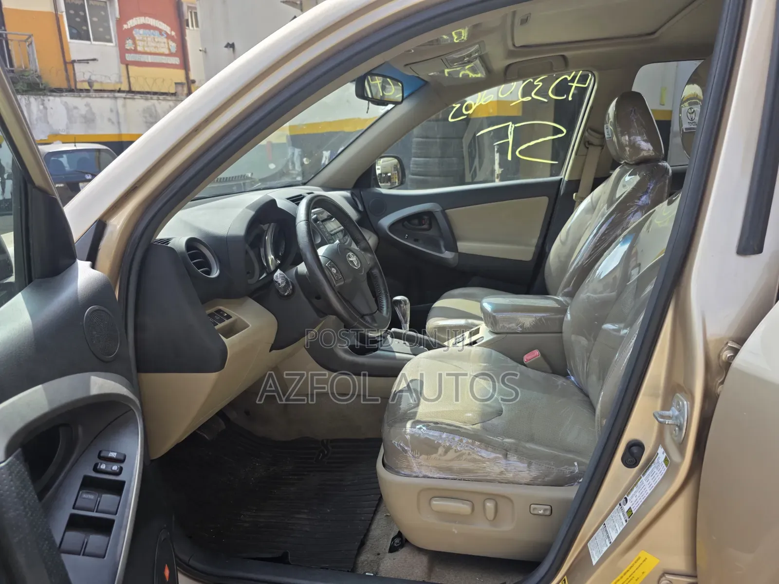 Toyota RAV4 2010 Gold