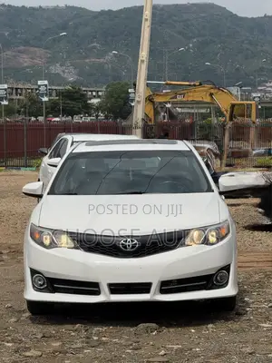 Toyota Camry SE Sport 4dr Sedan (2.5L 4cyl 6A) 2014 White