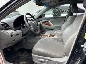 Toyota Camry XLE 4dr Sedan (2.5L 4cyl 6A) 2011 Gray