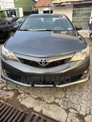 Toyota Camry SE 4dr Sedan (2.5L 4cyl 6A) 2013 Gray