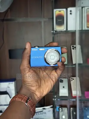 Nikon Coolpix S210