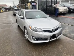 Toyota Camry XLE 4dr Sedan (2.5L 4cyl 6A) 2013 Silver