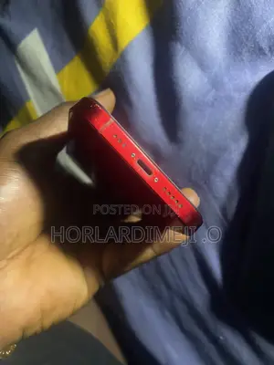 Apple iPhone 13 128 GB Red