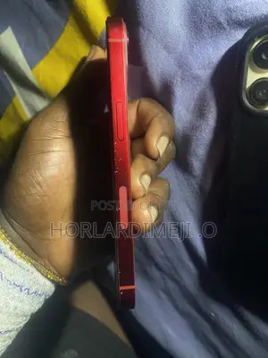Apple iPhone 13 128 GB Red