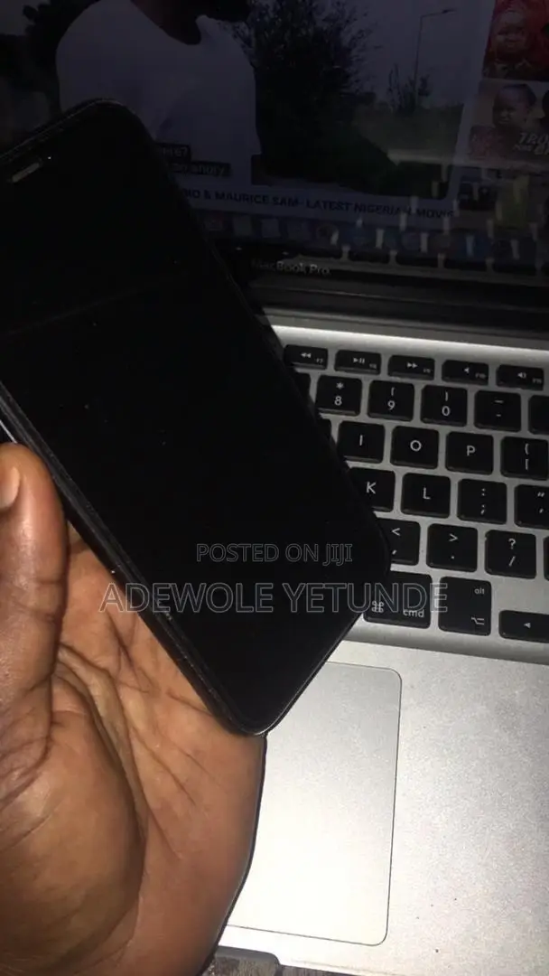 Apple iPhone 11 64 GB Black
