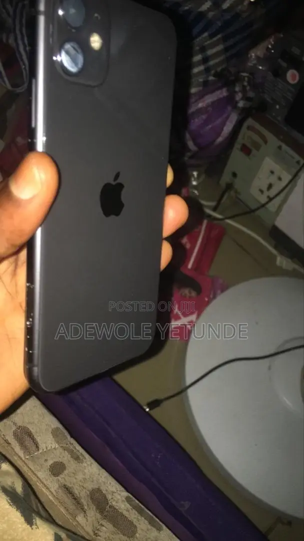 Apple iPhone 11 64 GB Black