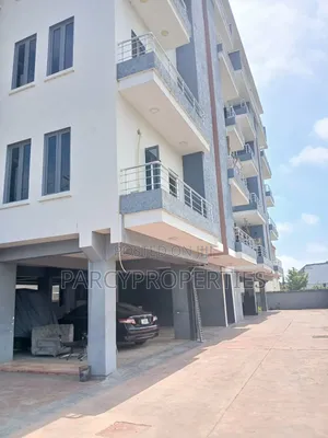 Furnished 2bdrm Penthouse in Lekki Phase 2 for sale
