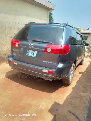 Toyota Sienna XLE AWD 2006 Gray