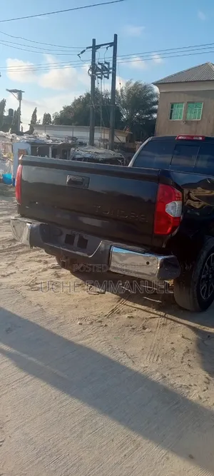 Toyota Tundra 2014 Black