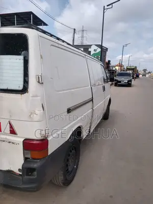 Volkswagen Transporter 2000 White